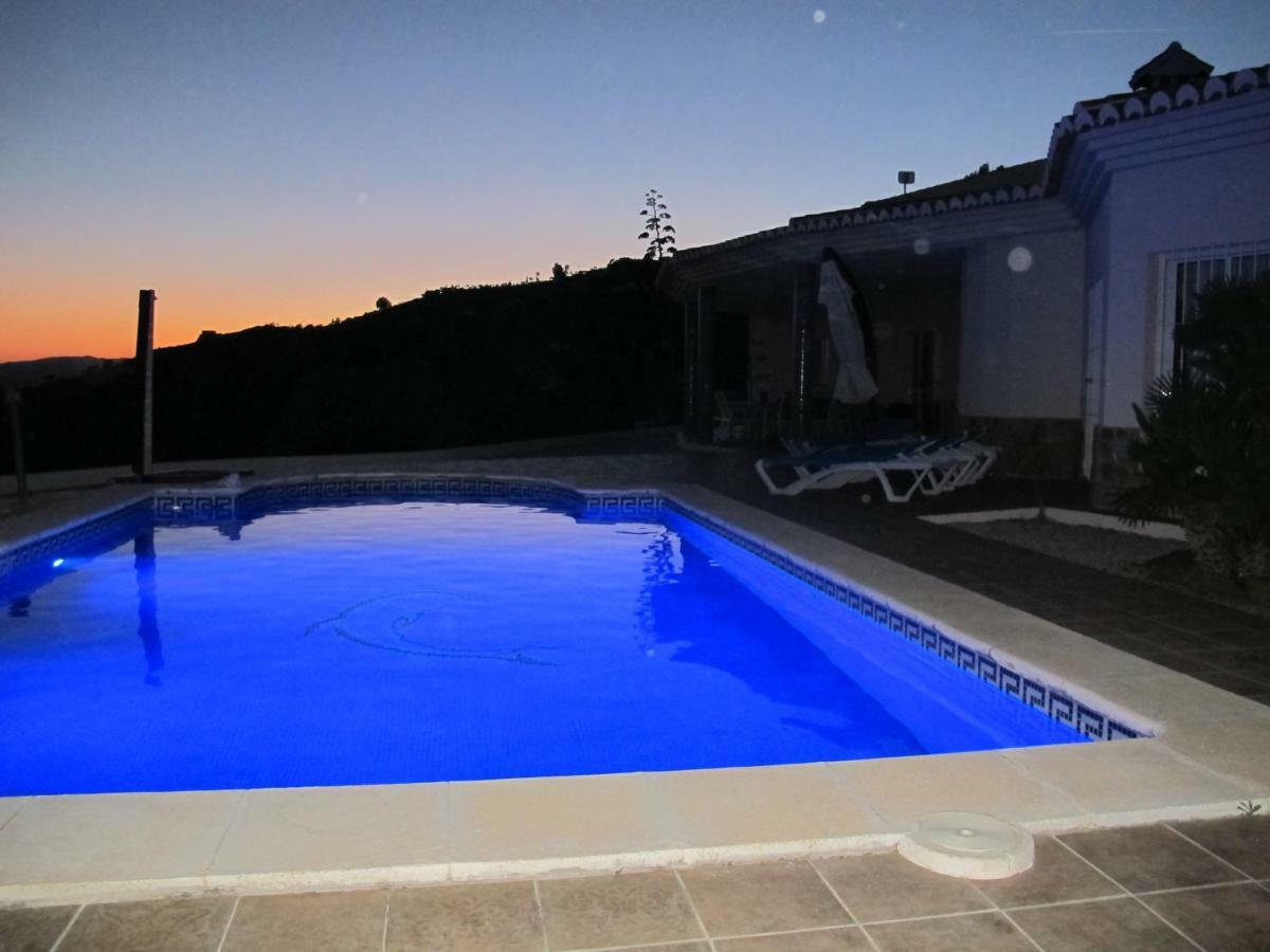 Villa Camakini With Heated Pool And Sea View Arenas  Eksteriør bilde