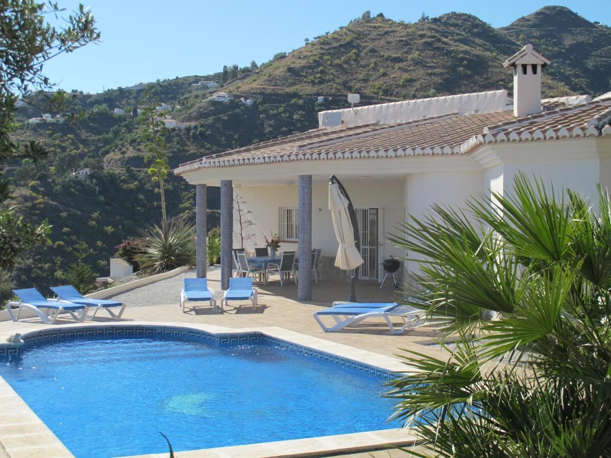 Villa Camakini With Heated Pool And Sea View Arenas  Eksteriør bilde