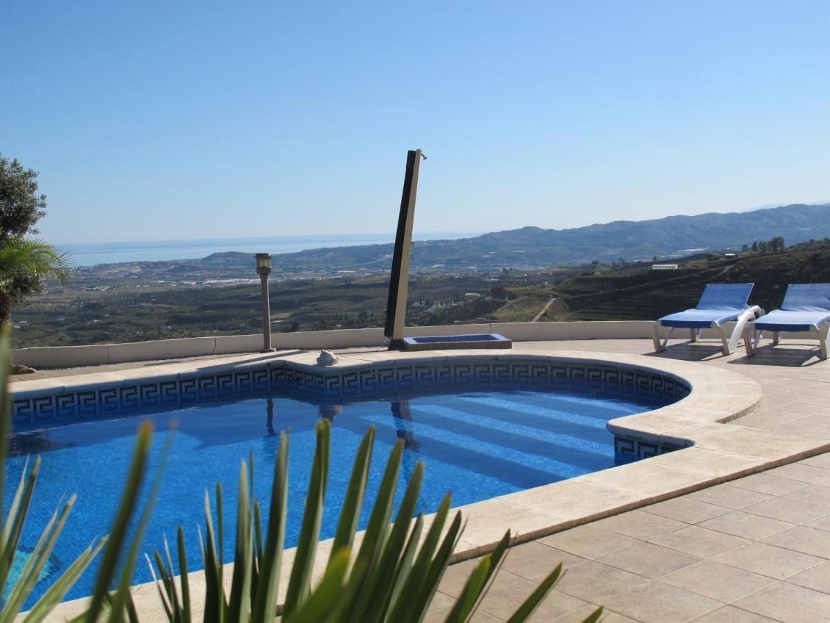 Villa Camakini With Heated Pool And Sea View Arenas  Eksteriør bilde